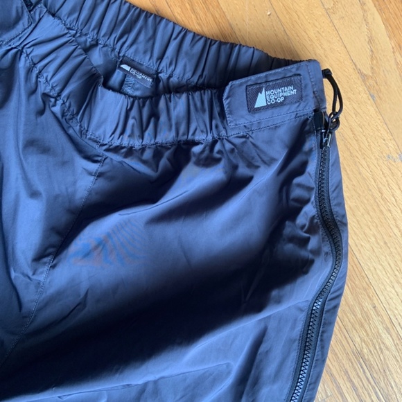MEC Running Pants - Picture 2 of 4